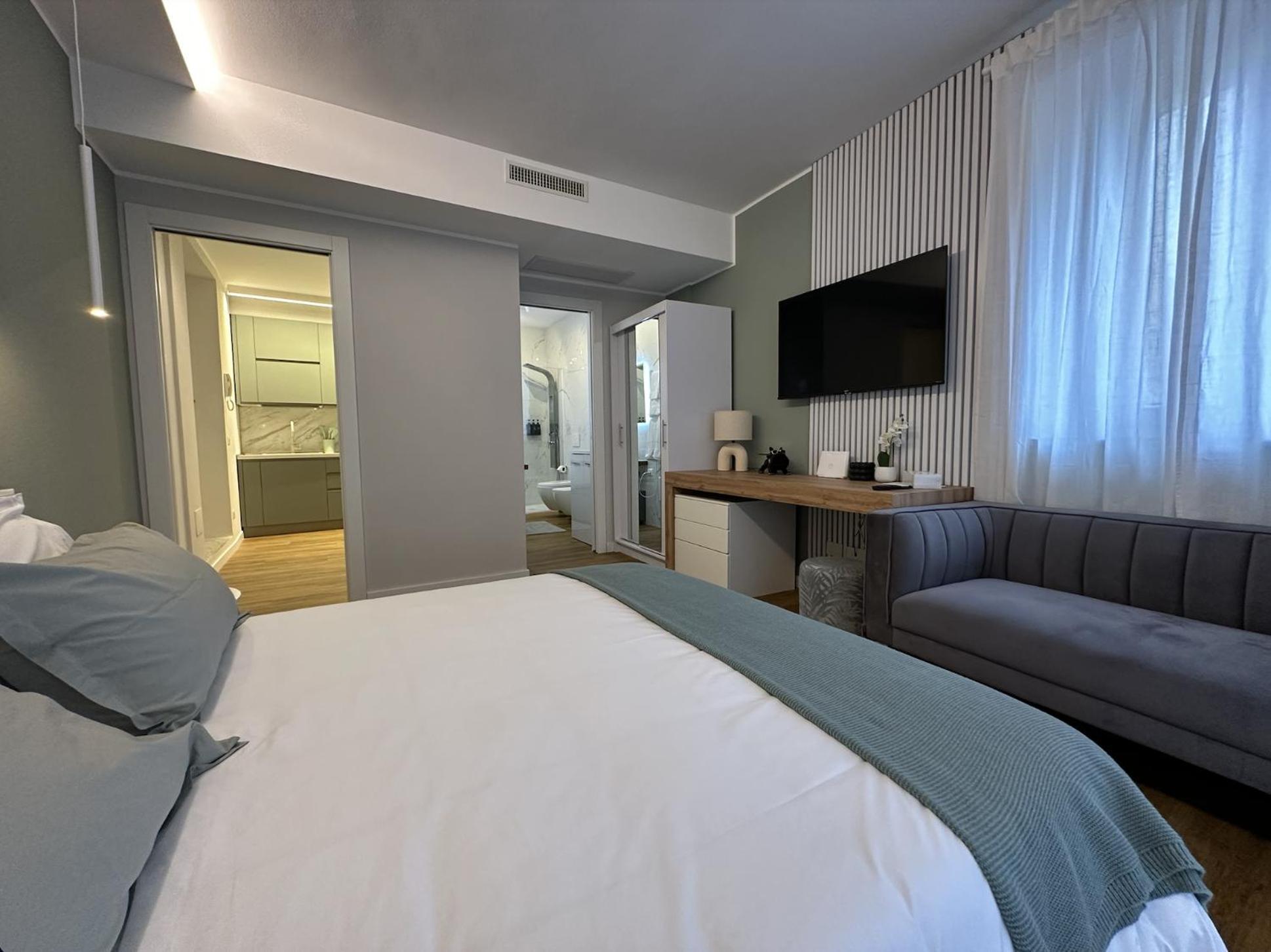The Captain'S Apartments Sirocco - City Center Leonardo Academy Sesto Calende Exterior photo
